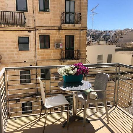 Well Located 2 Bedroom Flat In St.Julians Saint Julian's エクステリア 写真