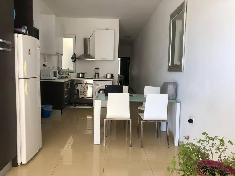 Well Located 2 Bedroom Flat In St.Julians Saint Julian's エクステリア 写真